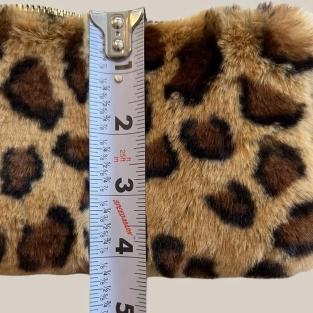SURELL NWT Leopard Faux Fur Fingerless Mittens/Phone Wristlet 2-Piece Gift SET